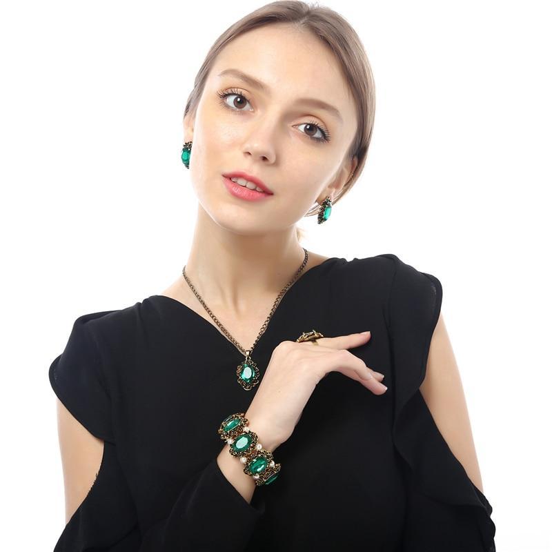 Conjunto Cristal Colar Brincos Pulseira e Anéis de Bronze Antigo