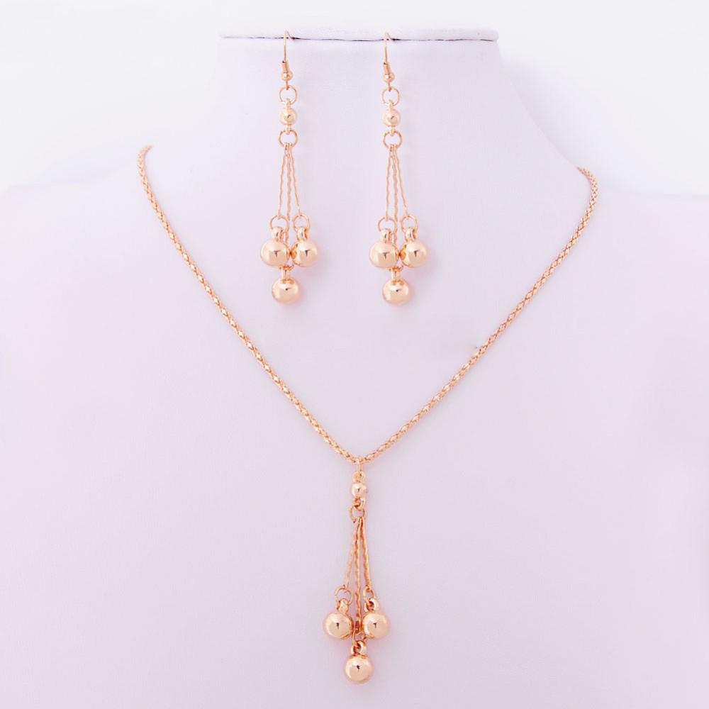 Conjunto de Colar e Brincos Tassel